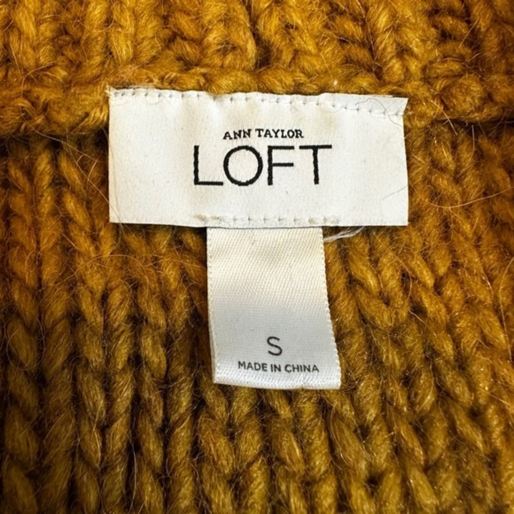 LOFT Ann Taylor Oversized Chunky Cable Knit Cardigan Sweater Womens S Wool Cozy - Picture 11 of 12